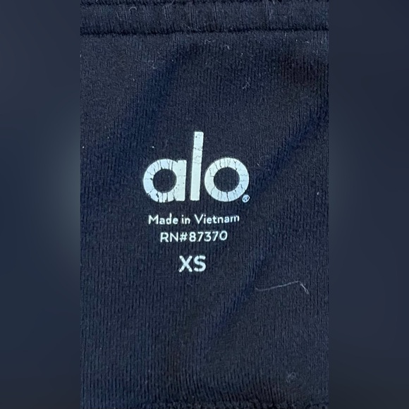 Alo Black Leggings - Picture 4 of 6